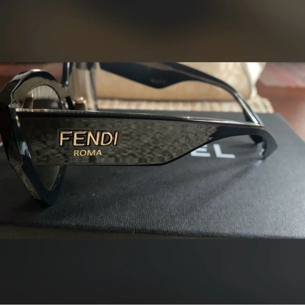 Fendi Sunglasses - Picture 3 of 8